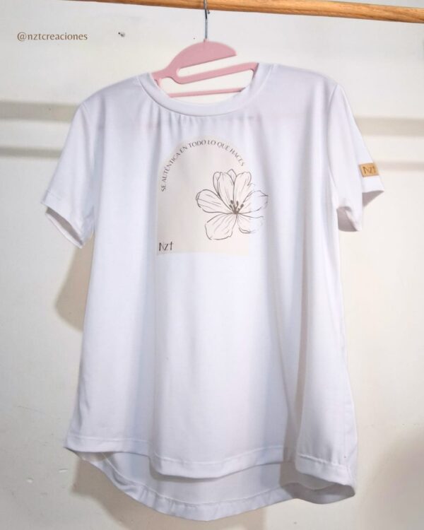 Remera Flor de Nazaret
